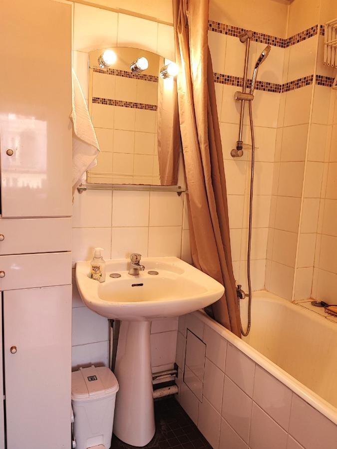 Studio Cosy Et Spacieux Avec Emplacement Ideal Париж Екстериор снимка